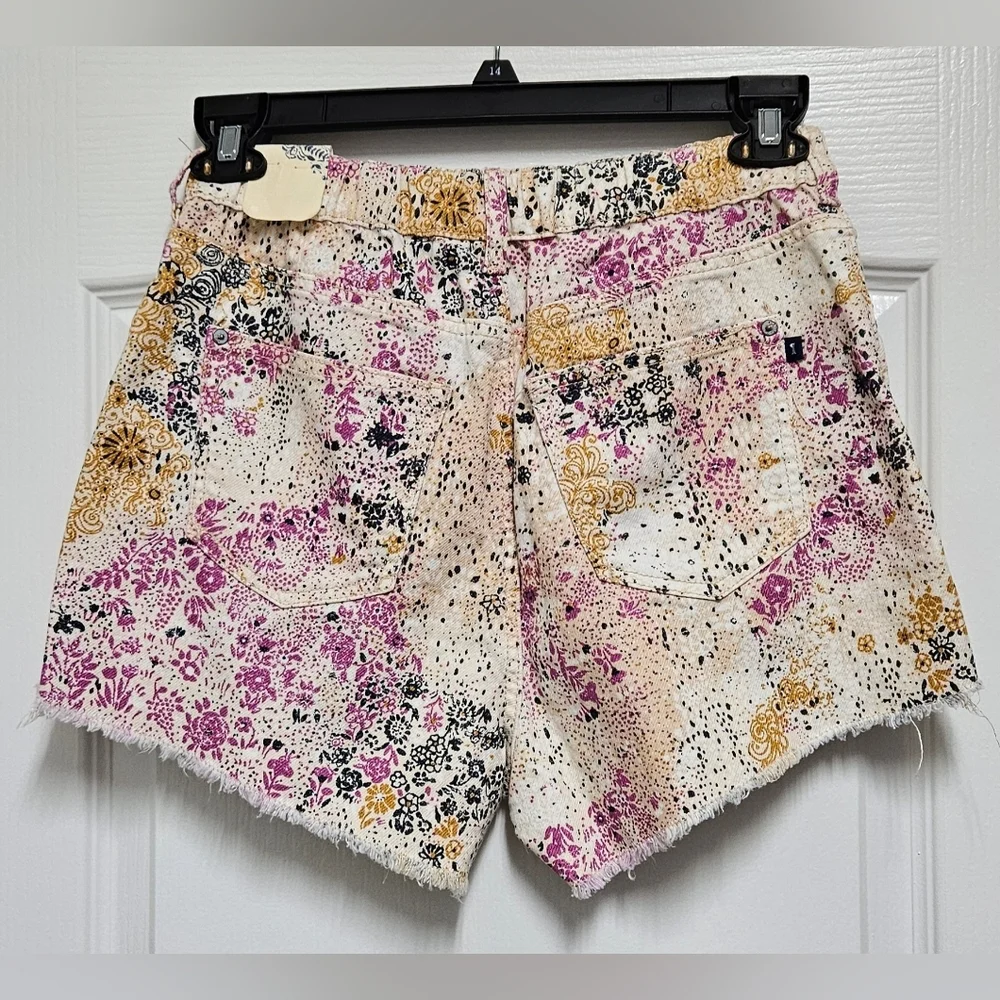 Pilcro Anthropologie Floral Denim Shorts NWT Size S Boho Frayed Hem. - Picture 2 of 5
